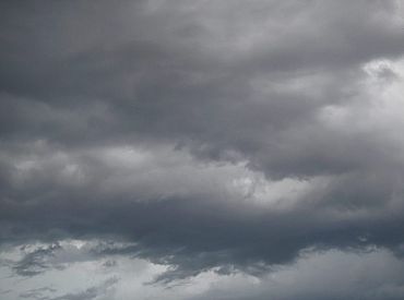 Надвигается обширная зона осадков: конец недели станет мрачным