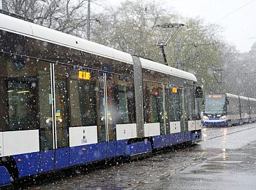 В новогодние праздники в Риге — бесплатный общественный транспорт и дополнительные рейсы!