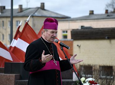 Bīskaps: Jaunu cilvēku vērtību sistēma ir degradējusies