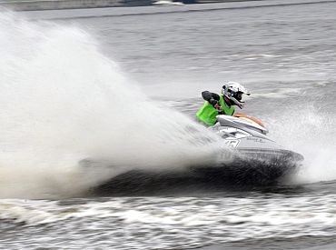 Ādažu novads plāno aizliegt vairākos ezeros braukt ar ūdens motocikliem