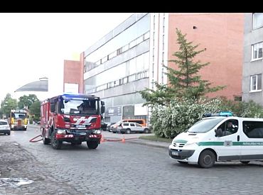 В Риге произошел обширный пожар в цеху по производству пластиковых окон; пострадавших нет