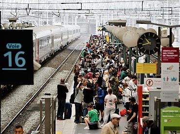 Диверсия на железных дорогах вокруг Парижа: тысячи людей не могут уехать из города