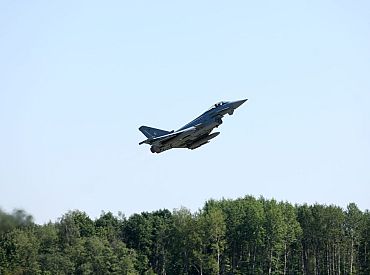 Жителей Латвии в пятницу тревожил шум, похожий на взрывы; что это было?