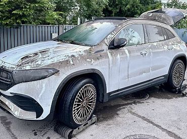 В Юрмале из затопленных подземных гаражей вытащили несколько дорогих автомобилей (ВИДЕО)