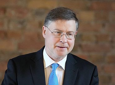 Dombrovskis: Pamatos mainās pastāvošā pasaules kārtība