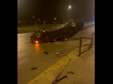 С водителем всё в порядке — он сбежал: ДТП в Золитуде. ВИДЕО