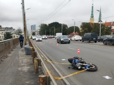 На Вантовом мосту погиб мотоциклист: очевидцы (ДОПОЛНЕНО)