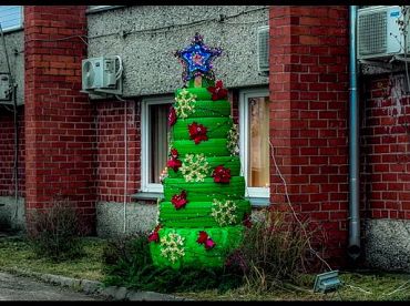 «Русский стиль и мышление оккупантов!» Даугавпилсская елка разозлила «эстетов»