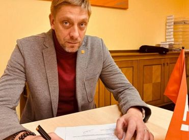 На Лангу написали заявление в прокуратуру: сомневаются в наличии у неё аттестата о среднем образовании