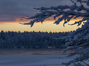 Naktī gaisa temperatūra vietām Latvijā var pazemināties līdz -12 grādiem