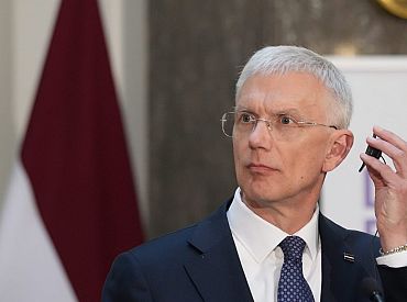 Женщины-стендап-комики вручили Кариньшу свой ежегодный приз — мешок картошки. В какой же номинации?