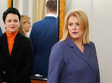 Premjeres slimības dēļ «iestrēgst» sarunas par izziņoto valdības «restartu»