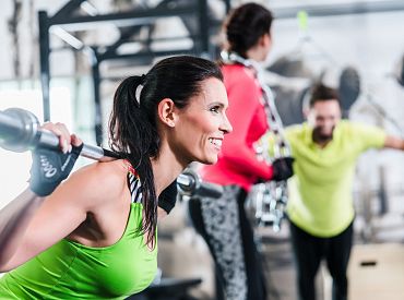 Мужчинам нужно тренироваться больше, чем женщинам. Зачем?