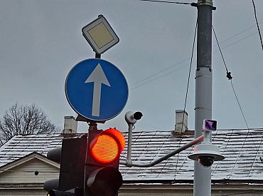 Камер на светофорах станет больше: десятки тысяч штрафов научат ездить