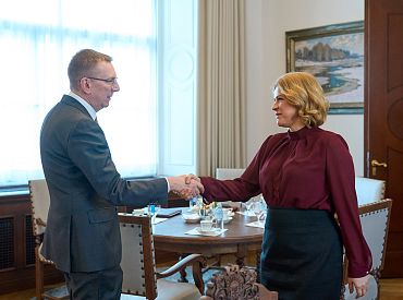 Rinkēvičs: Pabalstu celšana, veselības aprūpes un mājokļu pieejamība būtu labs sākums demogrāfiskās krīzes apturēšanai