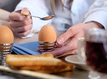 Скидки! Какие продукты можно употреблять после истечения срока годности?