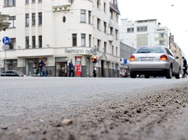 Осторожно: в Риге начались работы по очистке дорог и тротуаров