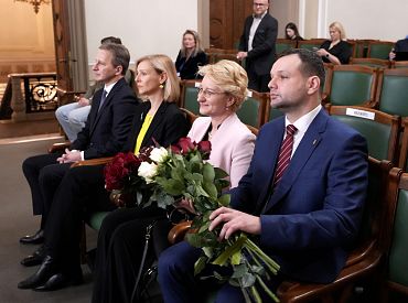 Те же яйца, только в профиль: оппозиция критикует новых министров