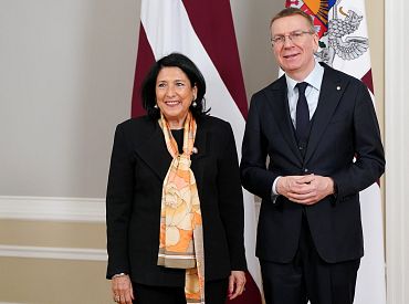 Убедительное большинство грузин поддерживает путь страны в ЕС: Ринкеивч встретился с Зурабишвили