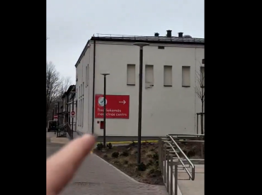 А если ночью искать? Люди жалуются на то, что не могут найти новый вход в приемное отделение Детской больницы