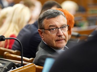 18 658 евро в месяц — неплохо! Тройка депутатов Сейма с самыми высокими зарплатами