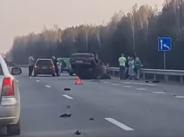 Возле Медемциемса на трассе А8 тяжелая авария. ВИДЕО