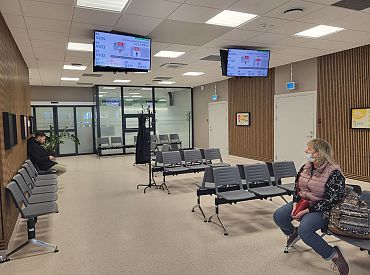 Daļu slimnīcu reformā ietaupītās naudas sola atstāt pašām ārstniecības iestādēm un slēgšanu neplāno