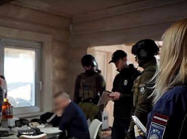 Маскировались под программистов: обезврежена банда из Украины, обобравшая латвийцев на сотни тысяч (ВИДЕО)