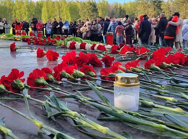 «Aiz šiem vārtiem vaid zeme»: в Саласпилсе провели поминальный молебен. ФОТО