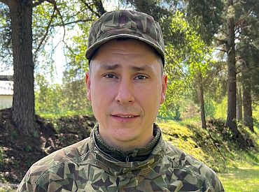 «Все произошло молниеносно»: по дороге домой боец Земессардзе спас человеческие жизни