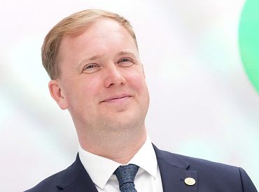 Завалим Европу «карумсом» и другие способы поднять экономику страны от министра Валайниса