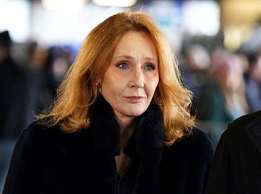 «Почувствуют ли они когда-нибудь стыд»: Роулинг продолжает бодаться с адептами трансгендерной идеологии