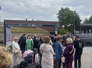 Латвийцев на границе с Россией начали разворачивать из-за удалённых данных в телефоне!