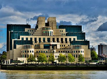 Дед новой главы MI6 служил у нацистов. Но она никогда не была с ним знакома, утверждают в ведомстве