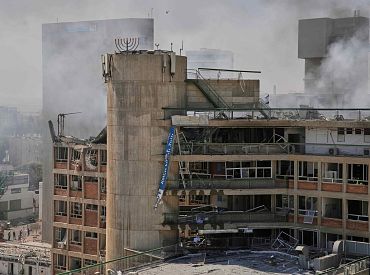 Иран попал ракетой по израильскому госпиталю: Израиль атаковал ядерный реактор на тяжелой воде