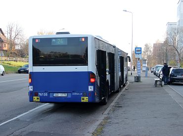 «Обогнал и показал, что «стреляет» в меня»: люди жалуются на поведение водителей Rīgas satiksme