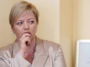 А нужно ли теперь увольняться? Глава ЦИК Кристине Саулите засомневалась