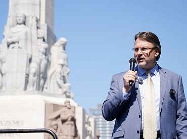 Способен ли Шлесерс свергнуть монополию «Единства»? Нет, и тому есть очевидная причина: «Неаткарига»