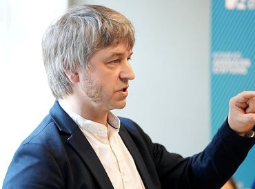 «Безопаснее промолчать»: латвийские исследователи удивлены высоким уровнем самоцензуры русскоязычных в Латвии