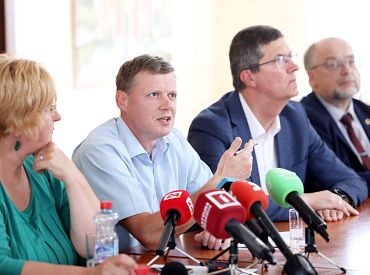 Скоро некому будет работать! Работники спешат уйти на пенсию до новой реформы и грозят правительству судами