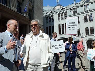 Надо так — избираем одного человека, а он уже собирает под себя команду: рецепт успеха Латвии от композитора