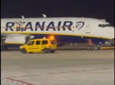В Майорке произошёл пожар на самолёте Ryanair; несколько человек пострадали