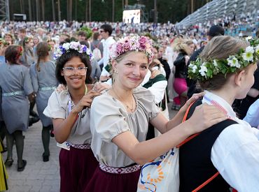 Организаторы: Праздник песни и танца школьной молодежи прошёл успешно