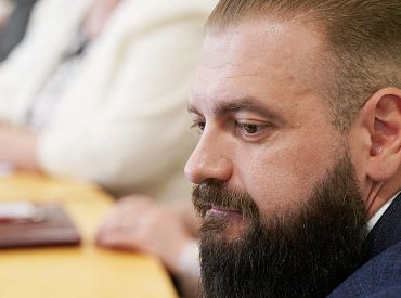 Провалил выборы в самоуправления страны? Уходи на понижение в замдиректора департамента!