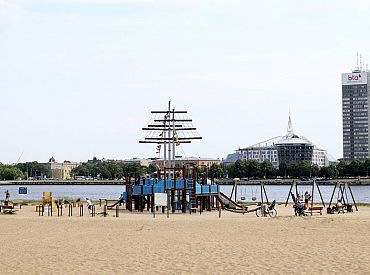Самая теплая вода на пляжах в Риге — в Даугаве у Кипсалы и в озере Бабелитис