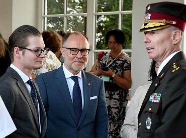 Aizsardzības ministrs: Militārais konflikts Irānā rada virkni pamatotu bažu un risku