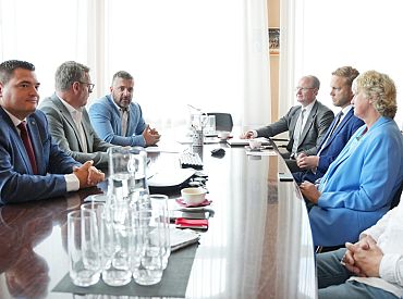 Мэр Риги гонит муниципальные предприятия из столицы: четверо готовы работать за её пределами