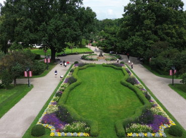 Определили самые красивые клумбы Балтии. Рижская заняла второе место — и вот где она цветёт