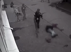 Опубликовано видео убийства военными РФ мирного жителя Бучи в 22-м (ВИДЕО 18+)