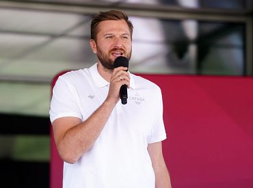 Этот школьник все флаги выучил: журналист TV3 передал привет своей учительнице